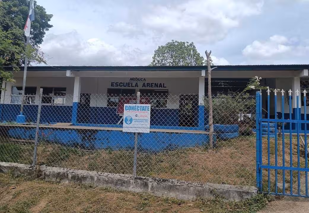Escuela Arenal en Dari&eacute;n