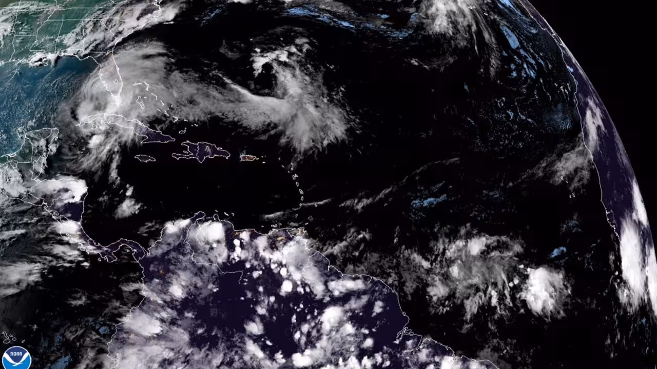 EFE/NOAA-NHC