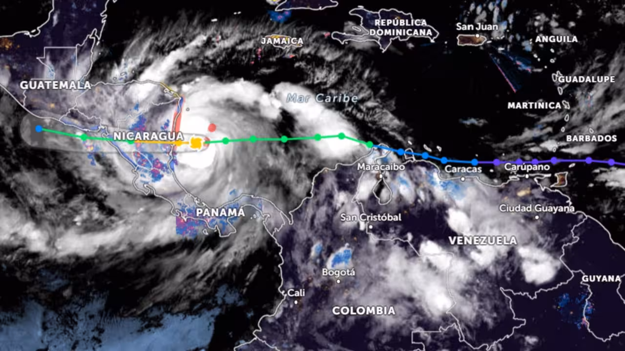 Foto: Captura de https://zoom.earth/storms/julia-2022/